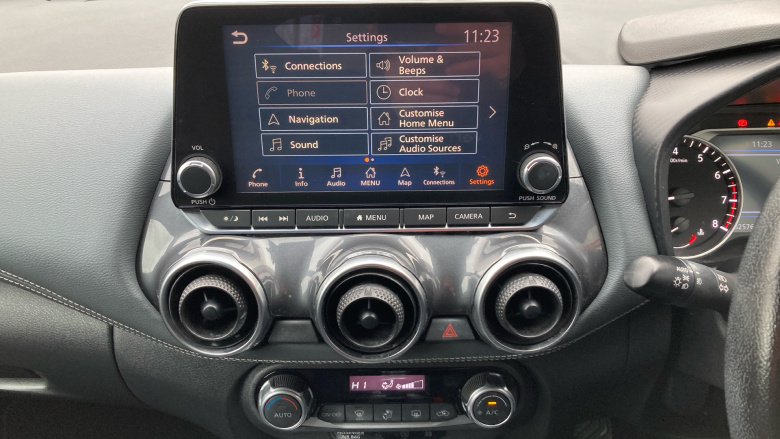 Nissan Juke 1.0 DiG-T N-Connecta 5dr Petrol Hatchback